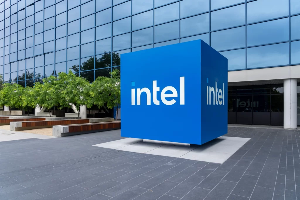 Intel: Turnaround Is Real, But The Valuations Went Bonkers (Upgrade) (NASDAQ:INTC)