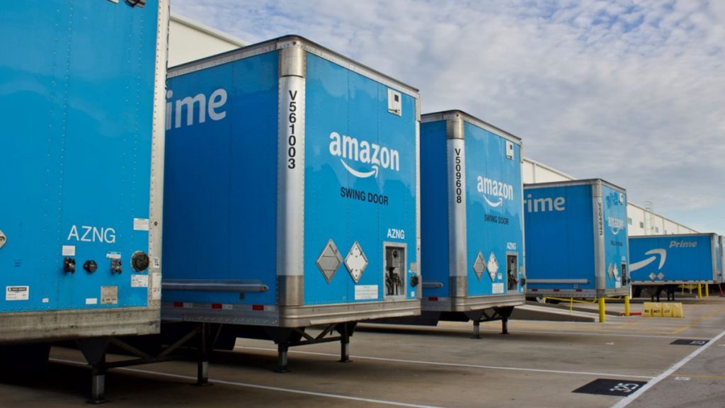 Amazon is selling a $1,200 2-in-1 laptop and tablet for $380 as a New Year's surprise