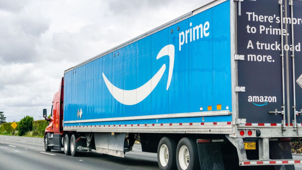 Amazon is selling a 2-in-1 laptop tablet for $90, which arrives in time for the holiday