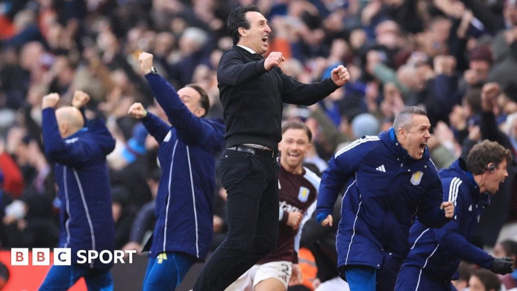 Unai Emery celebrates