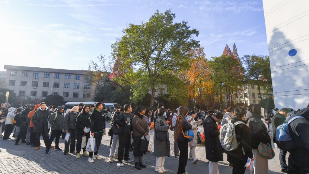 Chinese youth rush for government jobs amid economic headwinds Chinese youth rush for government jobs amid economic headwinds