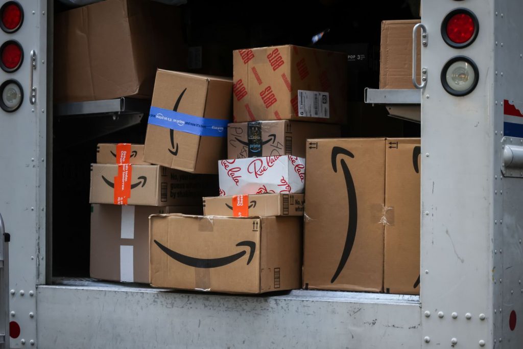 Cyber Monday Sales; Labor Market Data; Earnings from Salesforce, CrowdStrike, and More