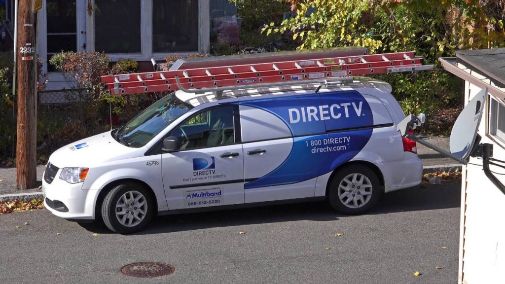 DirecTV launches bold new offer as cable TV customers flee DirecTV launches bold new offer as cable TV customers flee