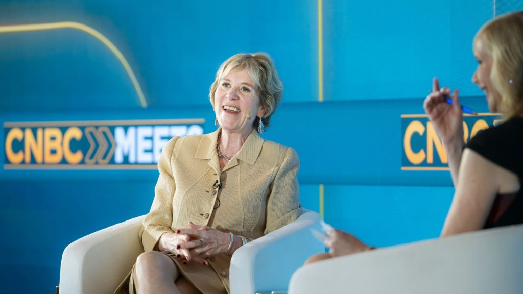 Hannah Rothschild on privilege, duty and shaping a centuries-old dynasty Hannah Rothschild on privilege, duty and shaping a centuries-old dynasty