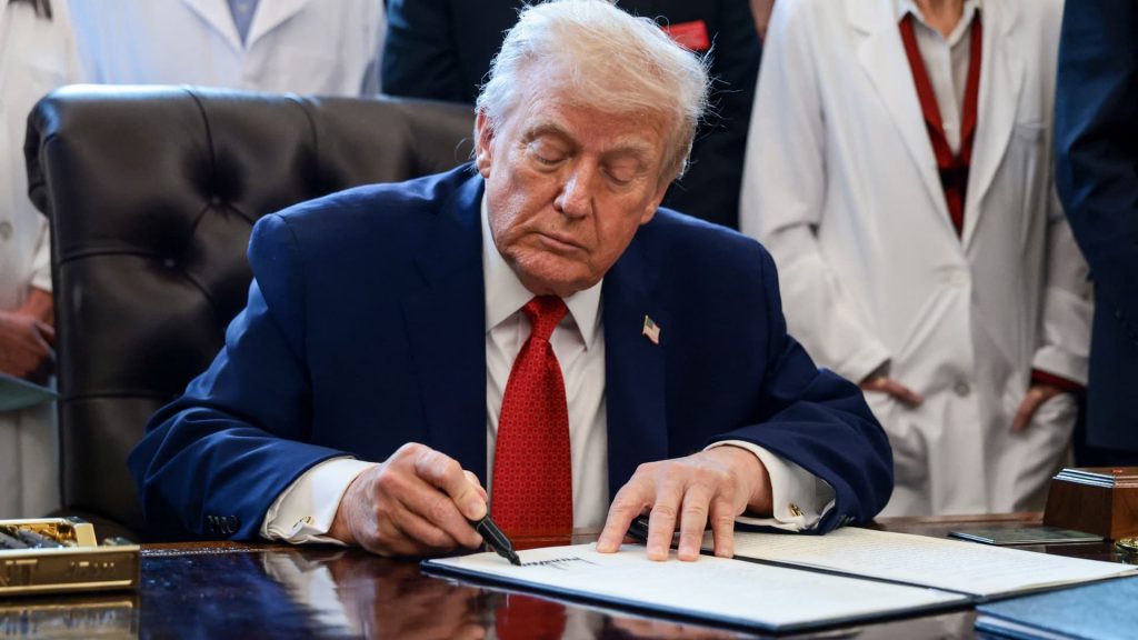 How donors, access and polls led Trump to reclassify marijuana How donors, access and polls led Trump to reclassify marijuana