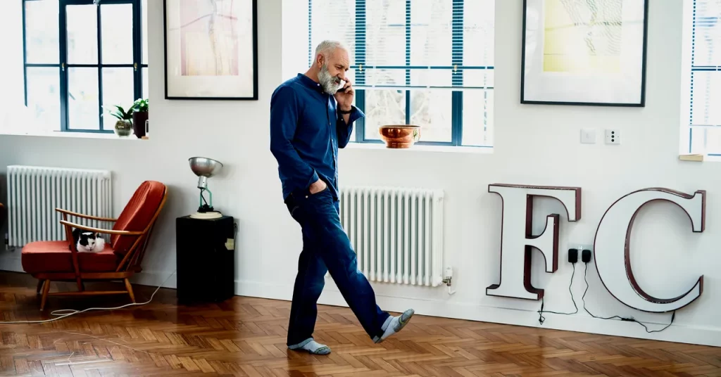 How to Set Up a Smartphone for Elderly Loved Ones