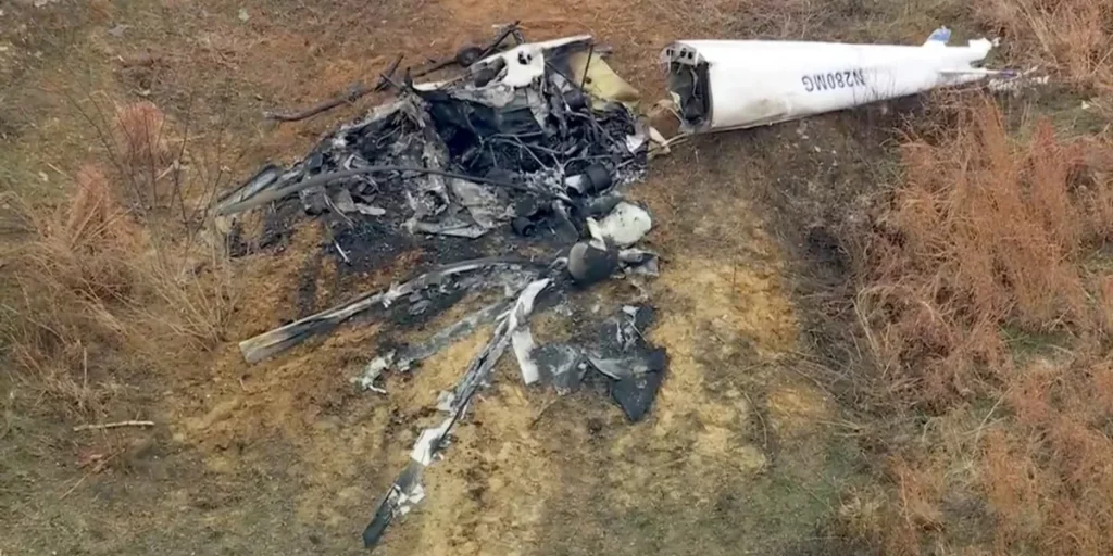 Midair helicopter crash in New Jersey leaves one dead and another critically injured Midair helicopter crash in New Jersey leaves one dead and another critically injured