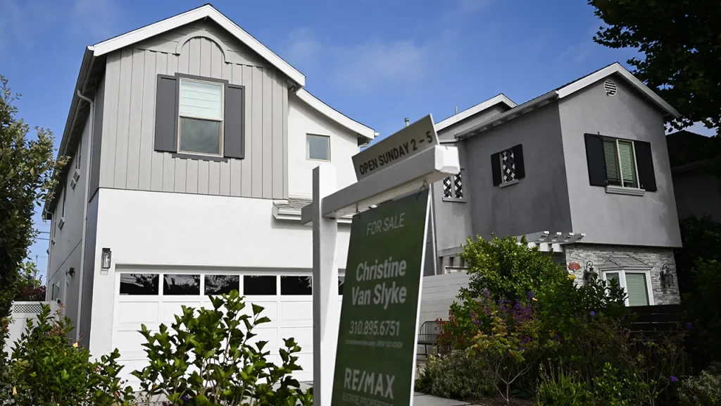 Mortgage rates fall to 6.18%: Freddie Mac