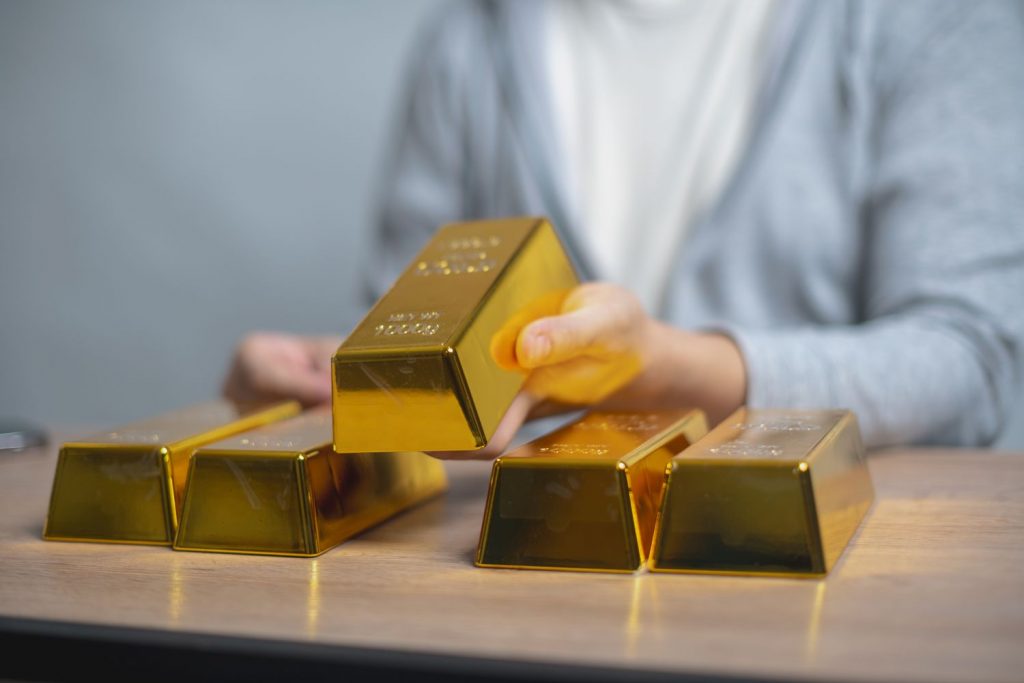 One Brokerage Is Giving Away a Prize of $270K in Gold—Plus More Than 2,000 Smaller Bars. Is It Worth a Shot to Enter? One Brokerage Is Giving Away a Prize of $270K in Gold—Plus More Than 2,000 Smaller Bars. Is It Worth a Shot to Enter?