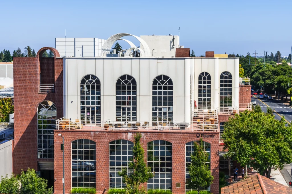 Palantir: Disruption Risk Coming In 2026 (NASDAQ:PLTR)