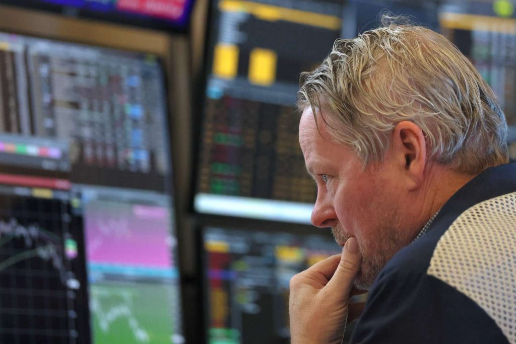 Stock Futures Point Lower After Indexes Approach Records on Fed Rate Cut; Oracle Results Drag AI Shares Stock Futures Point Lower After Indexes Approach Records on Fed Rate Cut; Oracle Results Drag AI Shares