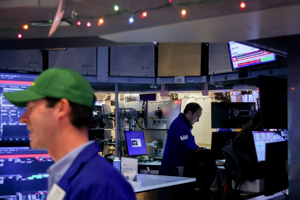 Stock Futures Rise Ahead of Inflation Data; Dow, S&P 500 Look to Snap 4-Session Skids Stock Futures Rise Ahead of Inflation Data; Dow, S&P 500 Look to Snap 4-Session Skids