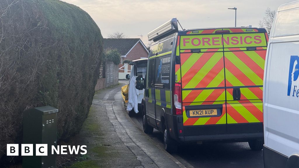 Teenage boy arrested in Worle on suspicion of murdering girl, 9 Teenage boy arrested in Worle on suspicion of murdering girl, 9