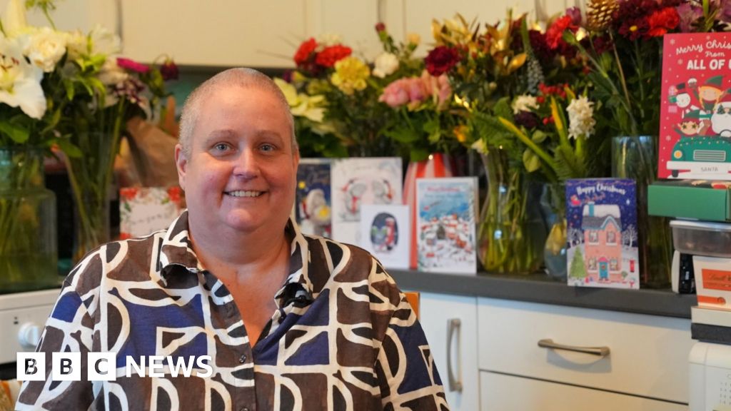 Terminally ill Swansea mum issues plea for Christmas cards Terminally ill Swansea mum issues plea for Christmas cards