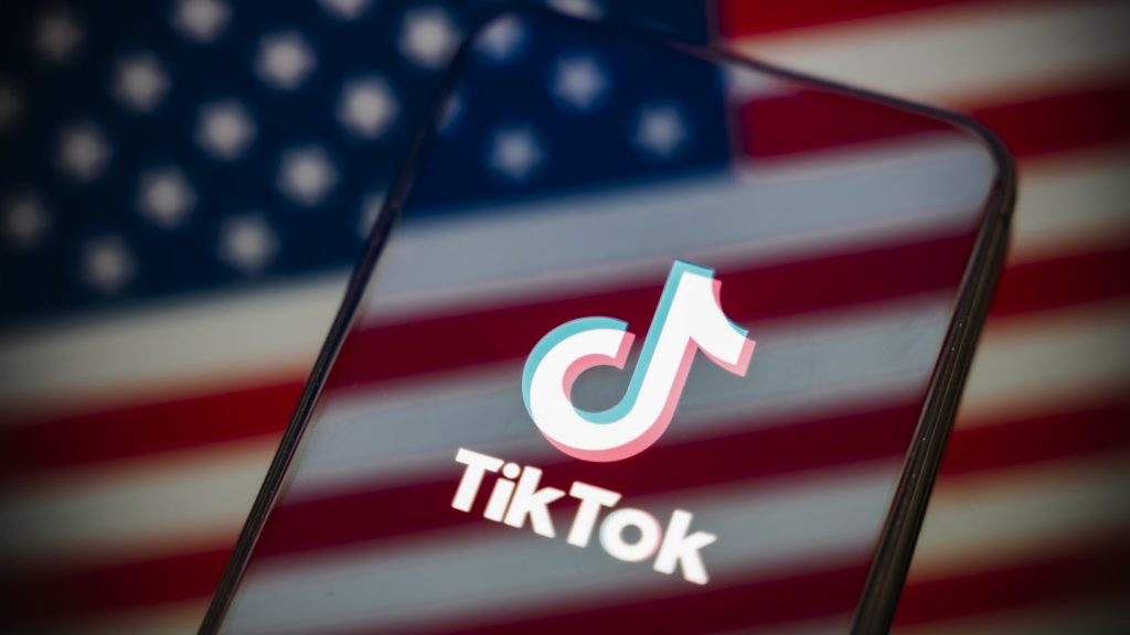 TikTok signs agreement to create new U.S. joint venture, memo says TikTok signs agreement to create new U.S. joint venture, memo says