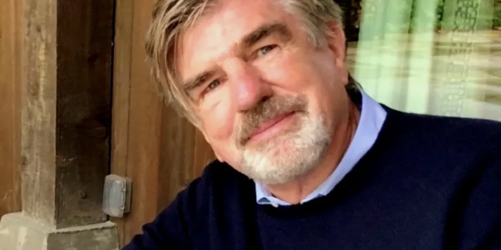 Tom Freston, the beat-poet exec who made MTV cool for 20 years, sees 'really nothing in it for the consumer' from Netflix, Warner, or his old company