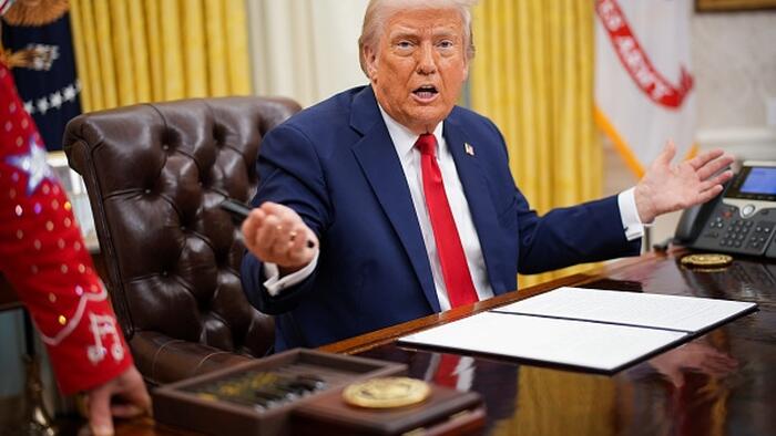 Trump Team Denies Leaked ‘Secret Plan’ To Break EU Nations Away From Brussels’ Grip Trump Team Denies Leaked 'Secret Plan' To Break EU Nations Away From Brussels' Grip