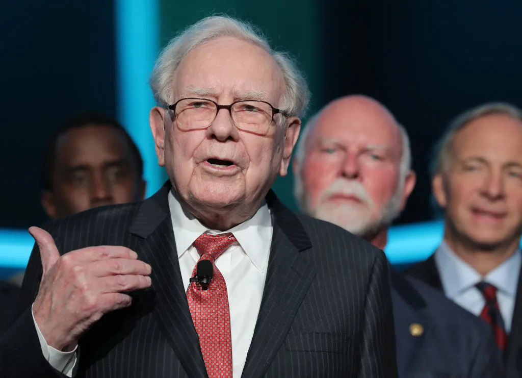 Warren Buffett’s Smart Money Tips Anyone Can Use Warren Buffett's Smart Money Tips Anyone Can Use