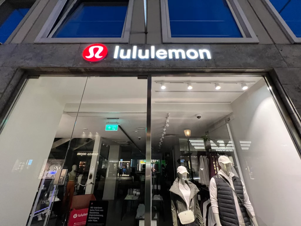 Lululemon Athletica Yoga Fashion Store