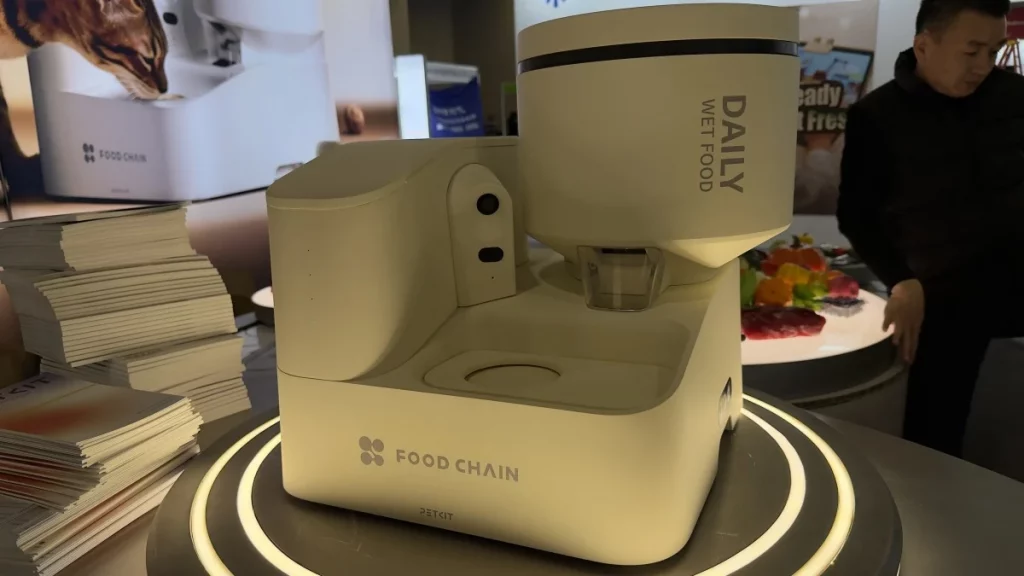 CES 2026: Petkit's Yumshare Daily Feast Is an Automatic Wet Food Feeder for Your Cat