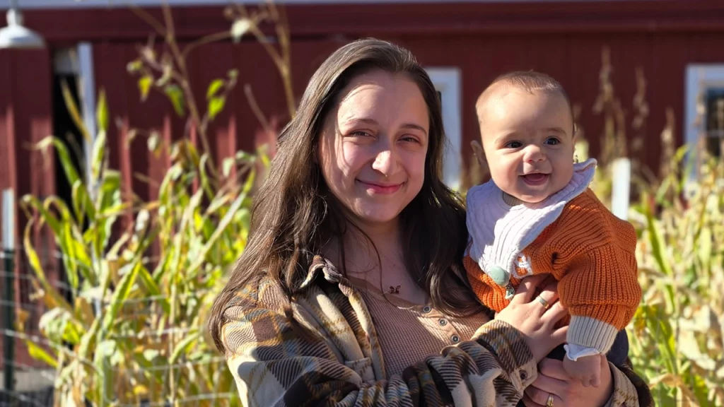 Illinois teen arrested for allegedly stabbing pregnant mom to death, setting home on fire