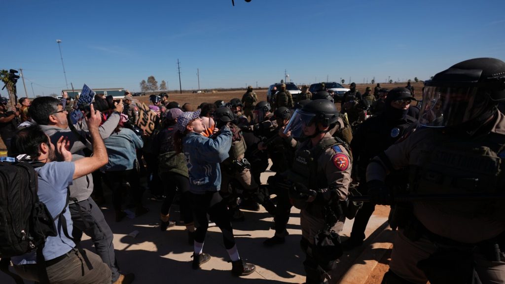 Judge orders 5-year-old and dad released from ICE detention : NPR