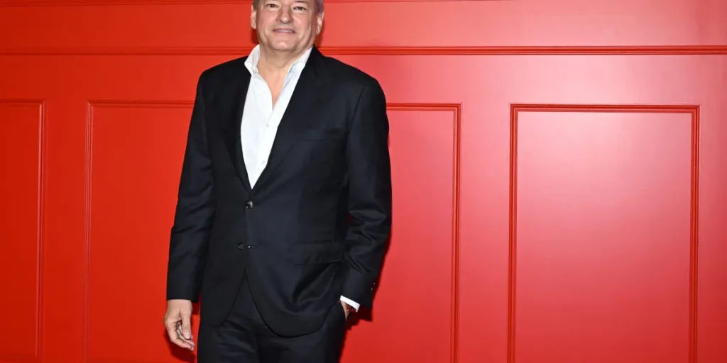 On Netflix's earnings call, co-CEOs can't quell fears about the Warner Bros. bid