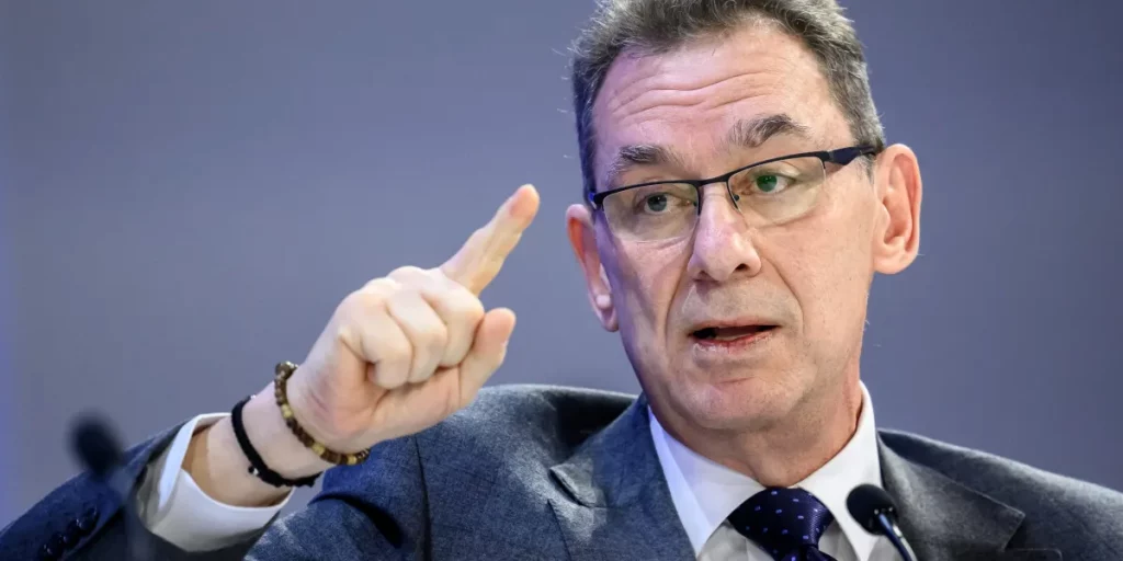 Pfizer CEO Albert Bourla's best leadership advice: Being optimistic is better than being right