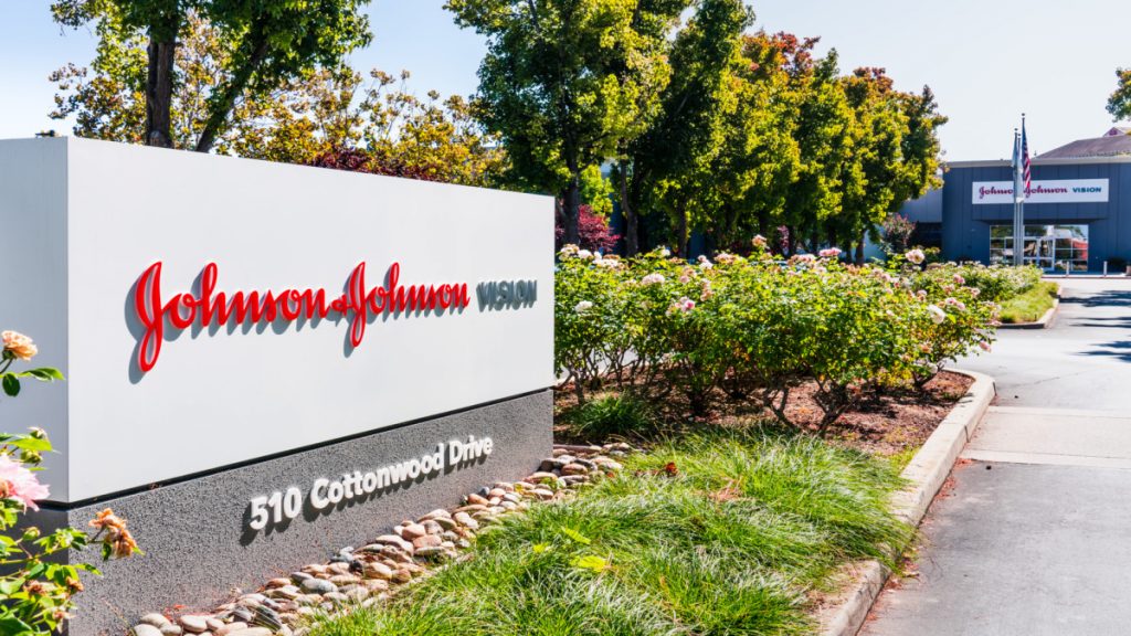 Robotic surgery fuels Johnson & Johnson dividend growth outlook