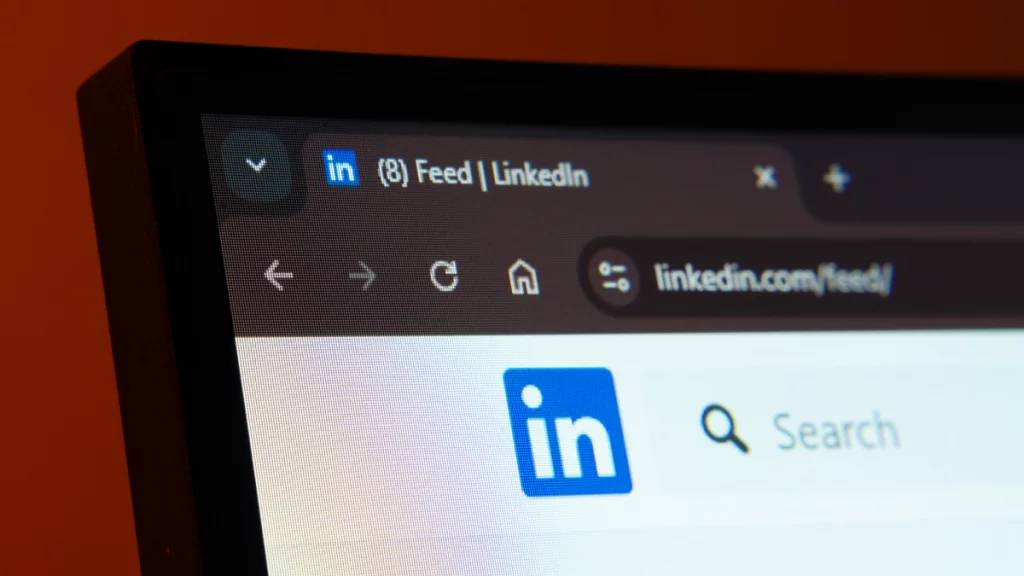 Scammers Are Impersonating LinkedIn | Lifehacker Scammers Are Impersonating LinkedIn | Lifehacker
