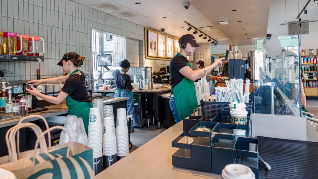 Starbucks sees first U.S. sales growth in 2 years