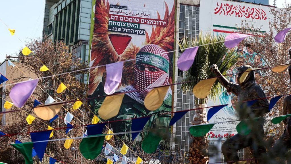 Trump says U.S. will intervene if Iran 'violently kills' protestors