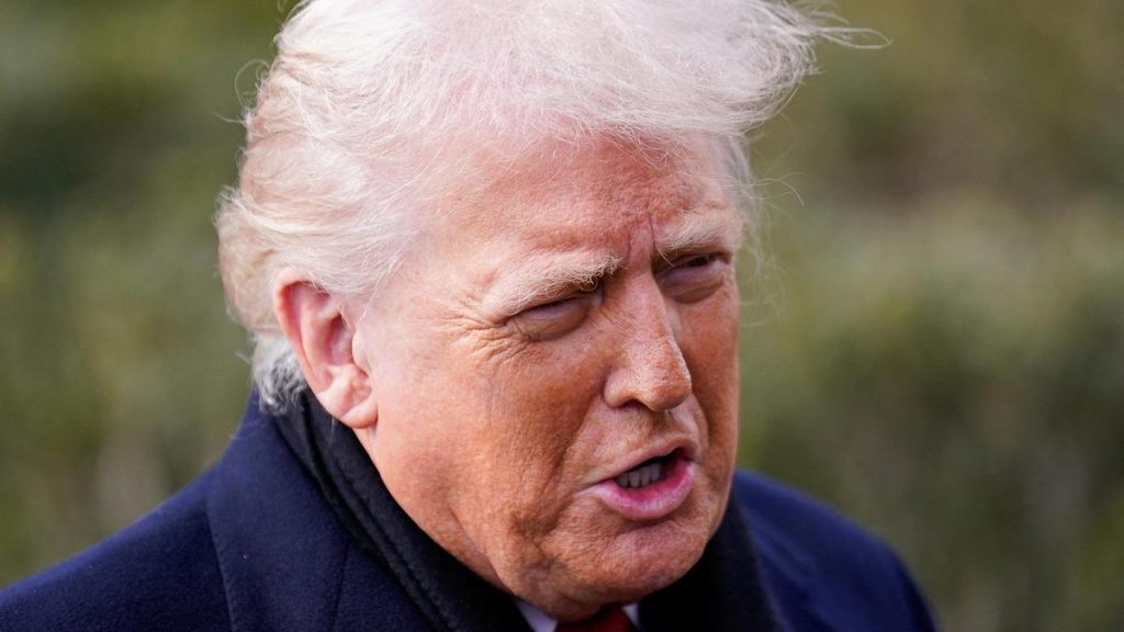 Trump threatens tariffs over Greenland control