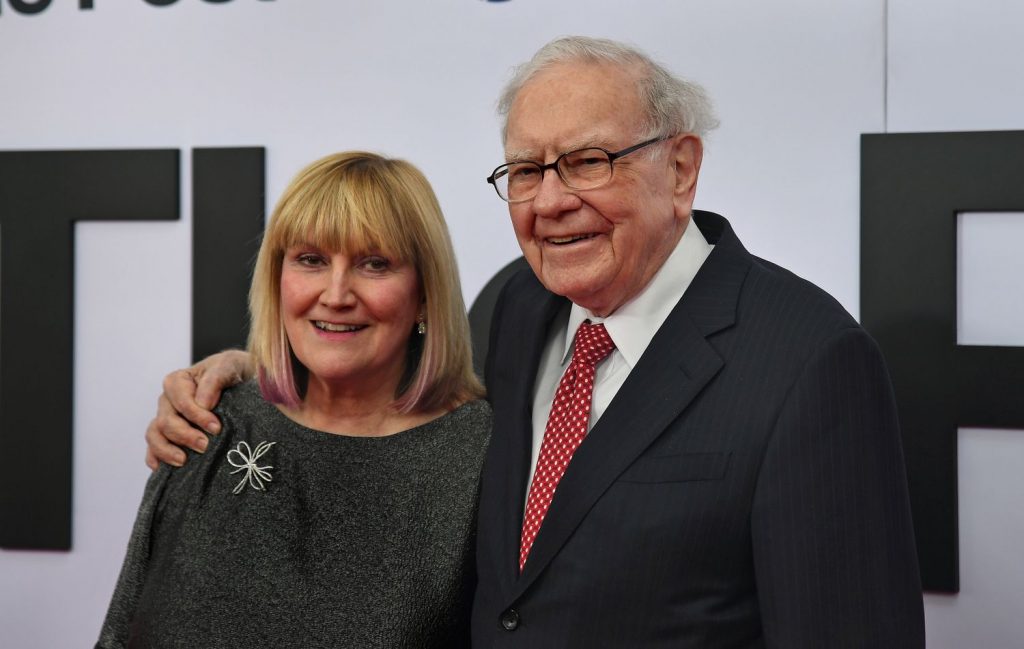 Warren Buffett Tells Parents to Let Kids See Their Will First and Understand Their Estate Plans
