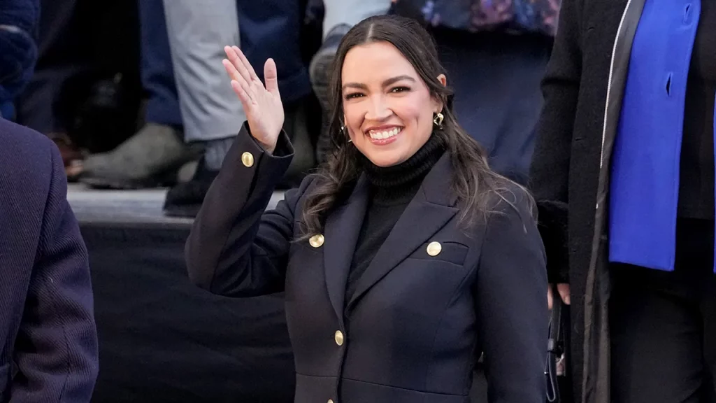 White House fires back at AOC accusing Trump of ‘increasingly erratic’ behavior White House fires back at AOC accusing Trump of 'increasingly erratic' behavior