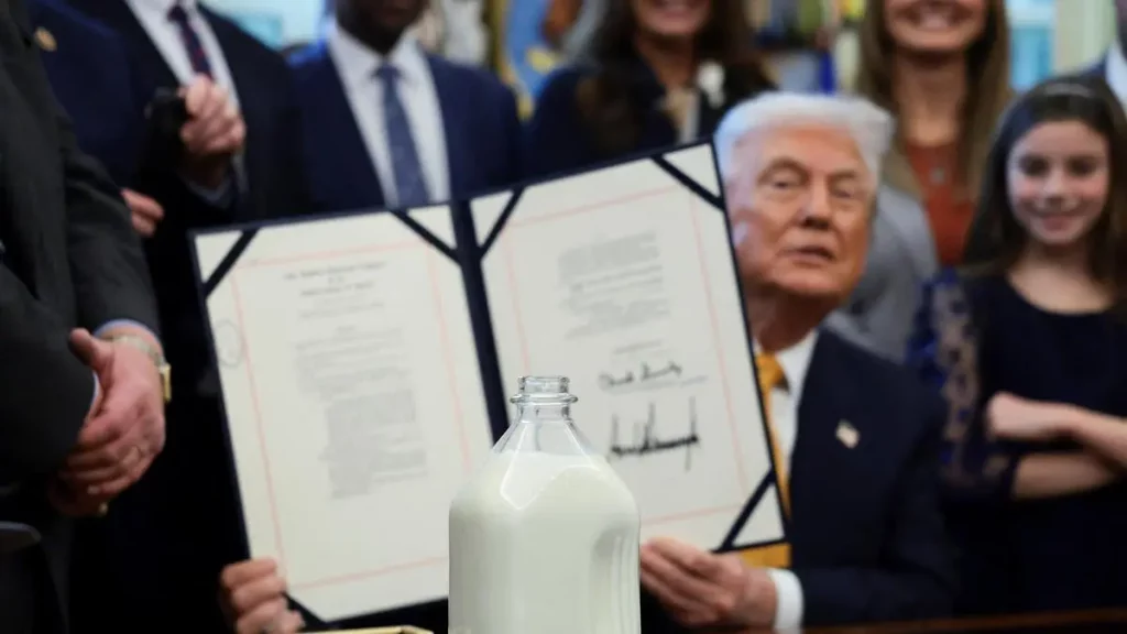 Whole milk returns to US school cafeterias under new law