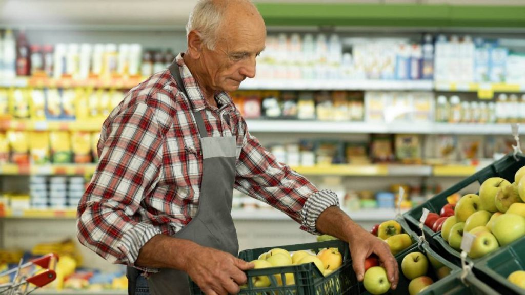 110-year-old grocery chain operator closes store after 40 years