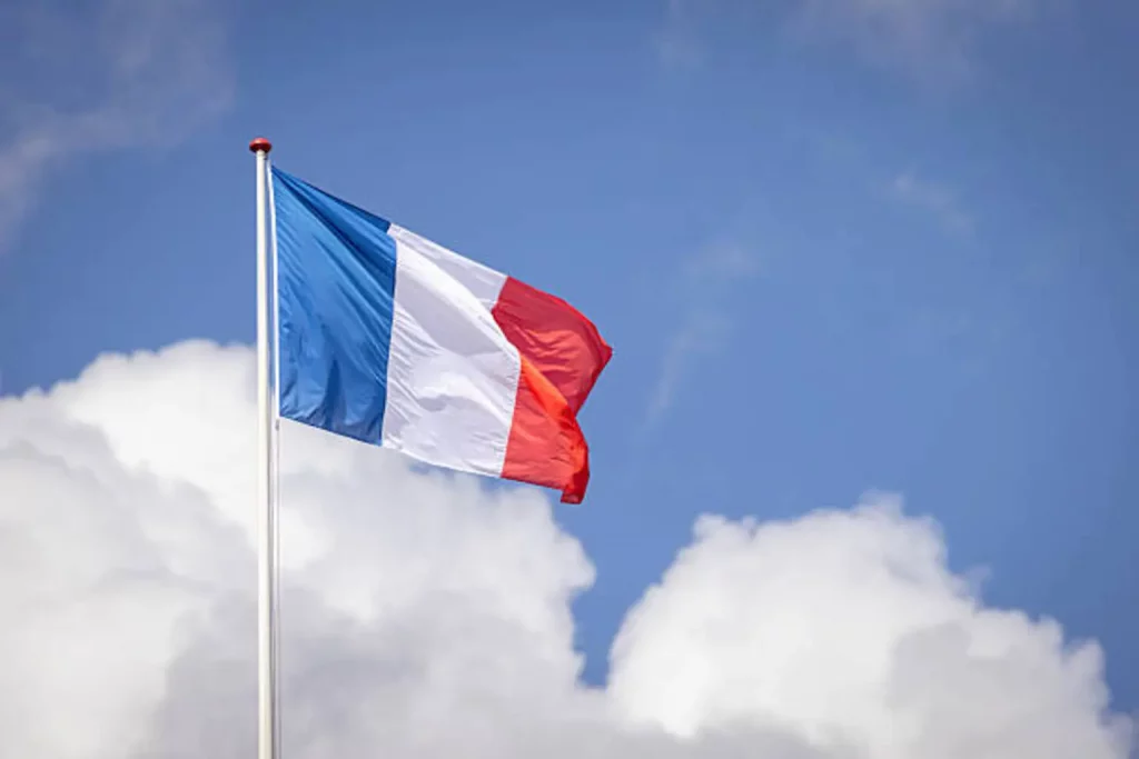 Havas: Overlooked, But An Interesting Income Candidate (OTCMKTS:HVBVD)