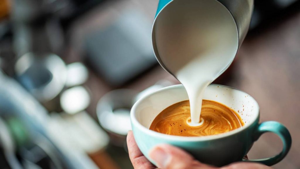 Starbucks rival’s workers raise concerns after closures Starbucks rival’s workers raise concerns after closures