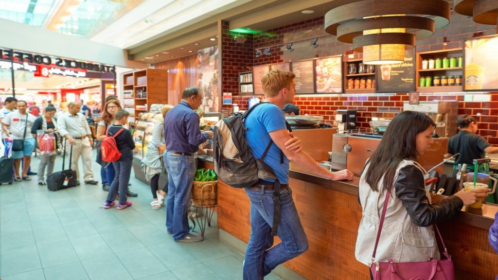 Starbucks turnaround plan hits costly snags Starbucks turnaround plan hits costly snags