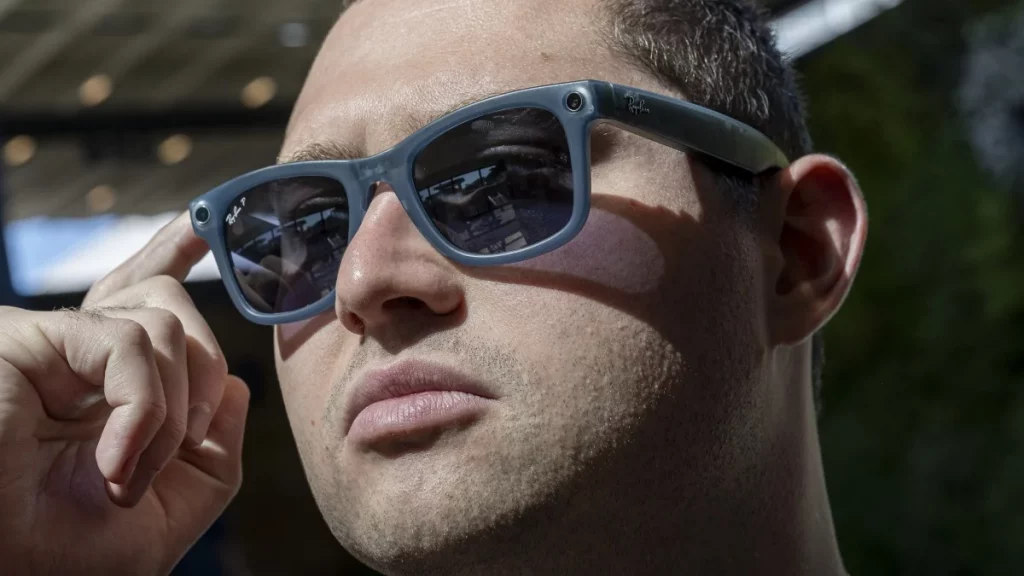 The 'Nearby Glasses' App Will Detect People Wearing Smart Glasses Near You