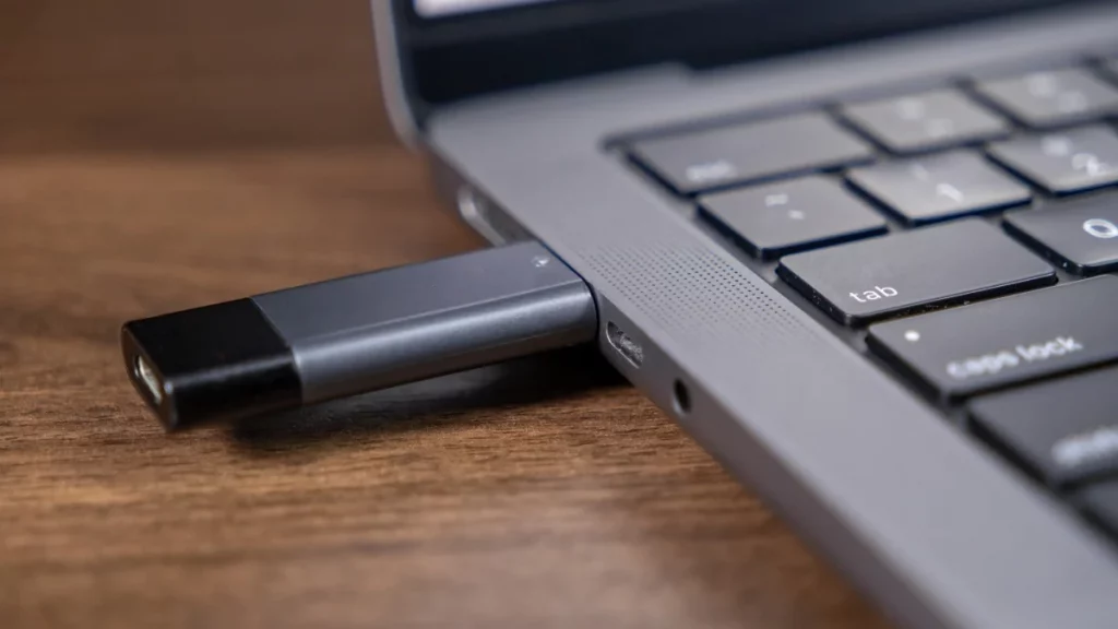 How to Use Almost Any Computer Without Leaving a Trace How to Use Almost Any Computer Without Leaving a Trace