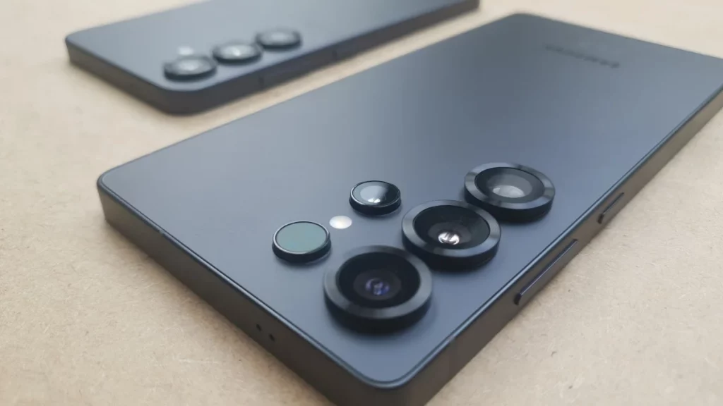 Samsung Now Officially Supports AirDrop, but Only for These Devices