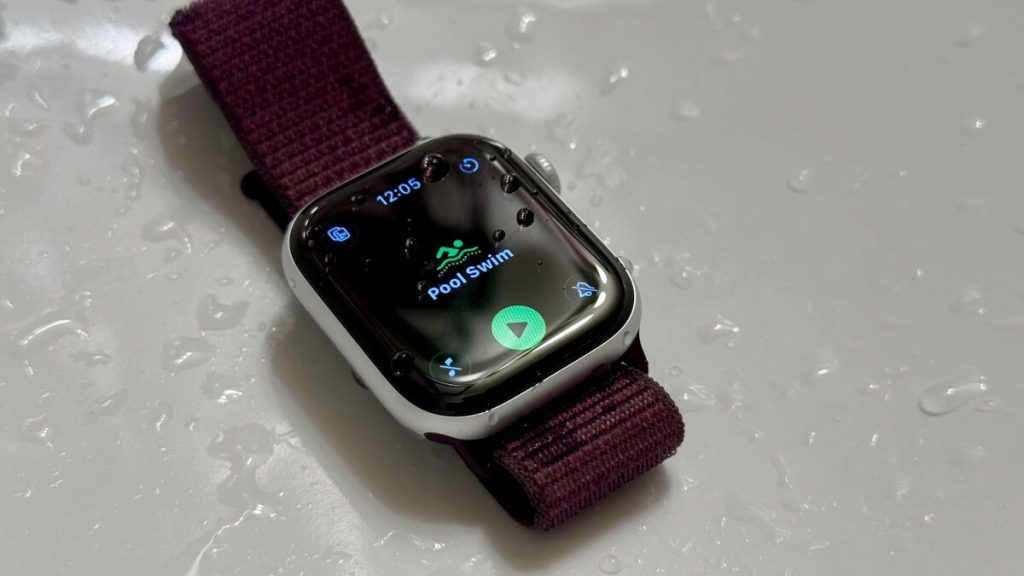 Are Smartwatches Really Waterproof? | Lifehacker
