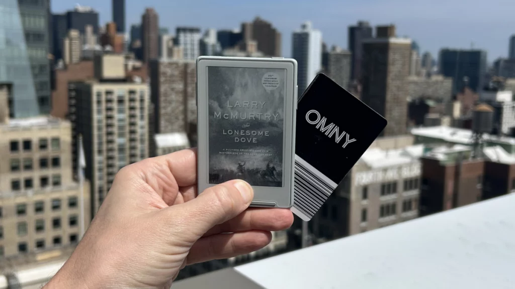 I'm Reading a 900-Page Novel on the Xteink X3, an E-reader the Size of a Credit Card