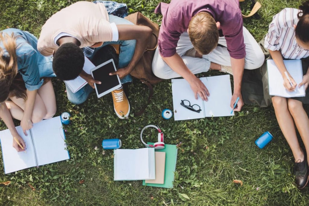 14 Money-Saving Tips for College Students