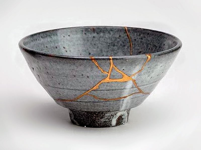 A Scuff on Your Bag, A Dent in Your Mug – and Suddenly It Feels Like Time for a New One A Scuff on Your Bag, A Dent in Your Mug – and Suddenly It Feels Like Time for a New One